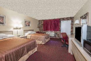 Travelodge By Wyndham Airport Platte City Room photo